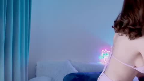 Snapshot of poompoompeach_ chatting on 25, 6, 2026 Alice online show from 25, 6, 2026
