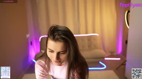 Snapshot of popityan chatting on 29, 11, 2025 Louise see you on December 1 at 2200 UTC3 online show from 29, 11, 2025