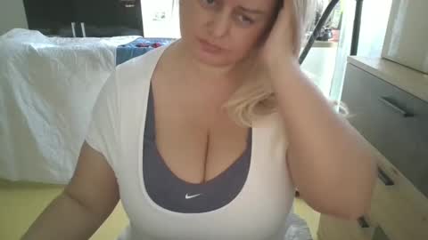 Snapshot of pornbusty chatting on 17, 2, 2025 MelissOfficial online show from 17, 2, 2025