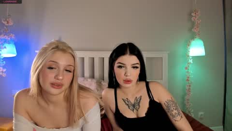 Snapshot of porshes chatting on 4, 12, 2024 HERES SILVIA AND OlIVIA WELCOME EVERYONE LOVENSE DOMI REACT TO YOUR TIPS LETS MAKE A GREAT SHOW TOGETHER online show from 4, 12, 2024
