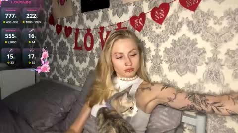 Snapshot of porshes chatting on 16, 9, 2025 HERES SILVIA AND OlIVIA WELCOME EVERYONE LOVENSE DOMI REACT TO YOUR TIPS LETS MAKE A GREAT SHOW TOGETHER online show from 16, 9, 2025