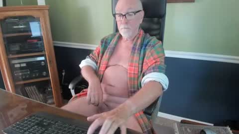 Snapshot of poundinmycock4u chatting on 15, 6, 2026 PoundinMyCock4U online show from 15, 6, 2026