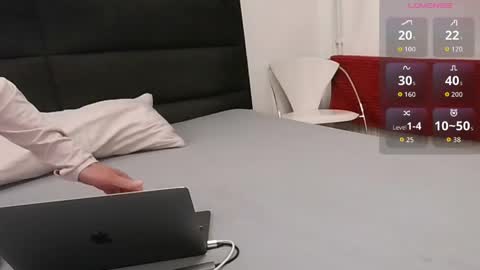 Smooth Daddy online show from 12, 4, 2026