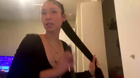 Snapshot of pr3ttynperla chatting on 10, 11, 2025 pr3ttynperla online show from 10, 11, 2025