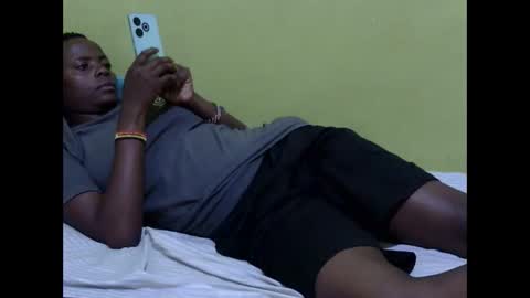 Snapshot of precious_nesh chatting on 5, 11, 2025 precious_nesh online show from 5, 11, 2025