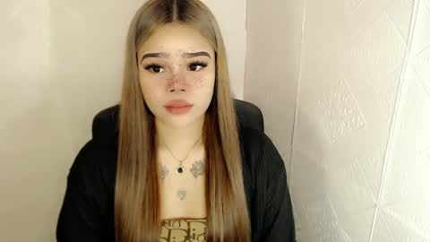 MAXXINE online show from 28, 2, 2025