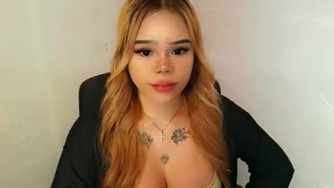 MAXXINE online show from 27, 11, 2025