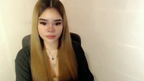 MAXXINE online show from 5, 4, 2026