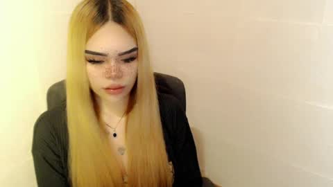 Snapshot of preciousangel69xxx chatting on 25, 7, 2026 MAXXINE online show from 25, 7, 2026