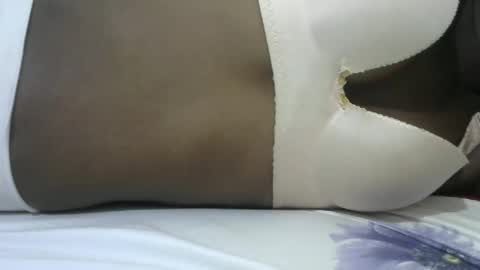 pretty_avena online show from 9, 11, 2025