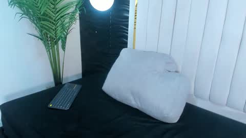 Snapshot of pretty_bigboobs_ chatting on 31, 1, 2025 Carla online show from 31, 1, 2025