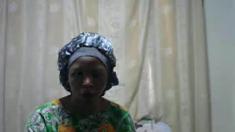 Snapshot of pretty_dey chatting on 6, 3, 2025 pretty_dey online show from 6, 3, 2025