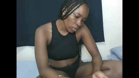 Snapshot of pretty_ebony2 chatting on 15, 10, 2025 Anne online show from 15, 10, 2025