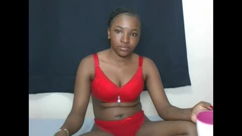 Snapshot of pretty_ebony2 chatting on 19, 10, 2025 Anne online show from 19, 10, 2025