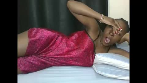 Snapshot of pretty_ebony2 chatting on 27, 11, 2025 Anne online show from 27, 11, 2025