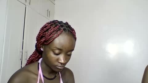 pretty luv1 online show from 22, 12, 2025