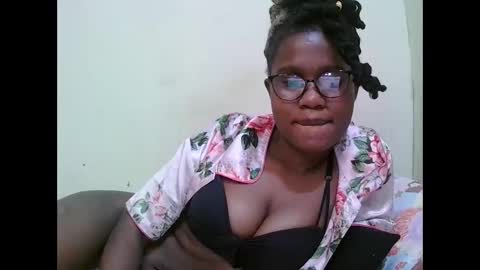 Snapshot of pretty_mellan chatting on 1, 2, 2025 pretty_mellan online show from 1, 2, 2025