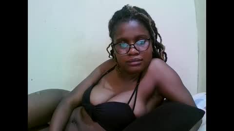 Snapshot of pretty_mellan chatting on 1, 3, 2025 pretty_mellan online show from 1, 3, 2025