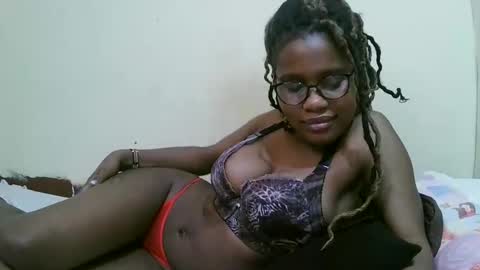 Snapshot of pretty_mellan chatting on 6, 3, 2025 pretty_mellan online show from 6, 3, 2025