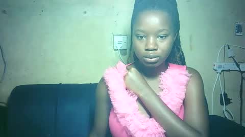 pretty_milan online show from 23, 12, 2025