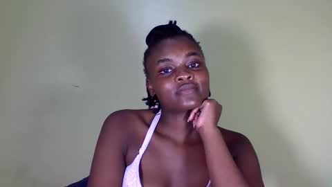 Snapshot of pretty_miya chatting on 2, 1, 2025 pretty_miya online show from 2, 1, 2025