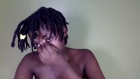 Snapshot of pretty_miya chatting on 5, 1, 2025 pretty_miya online show from 5, 1, 2025