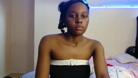 Snapshot of pretty_nyra chatting on 2, 5, 2026 Nyra online show from 2, 5, 2026