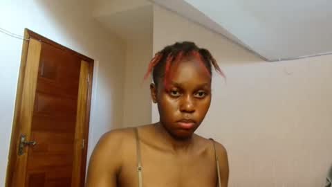 Snapshot of pretty_nyra chatting on 10, 5, 2026 Nyra online show from 10, 5, 2026