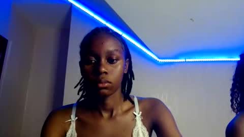 Snapshot of pretty_nyra chatting on 25, 5, 2026 Nyra online show from 25, 5, 2026