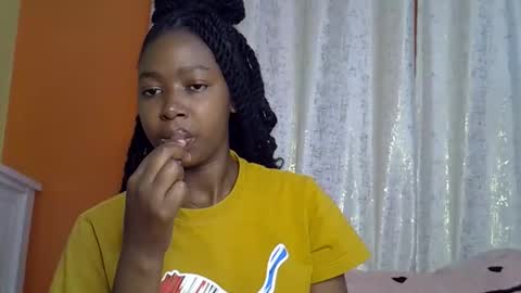 pretty_petite24 online show from 27, 5, 2026