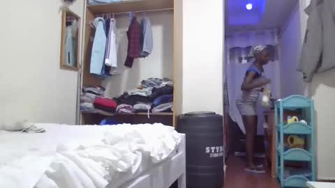 pretty_petite_ebony online show from 18, 10, 2025