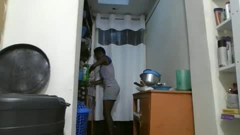 pretty_petite_ebony online show from 24, 11, 2025