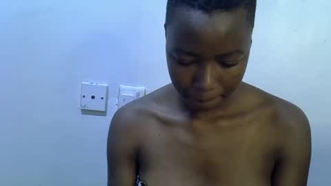 Snapshot of pretty_queen18 chatting on 8, 11, 2025 NASH online show from 8, 11, 2025