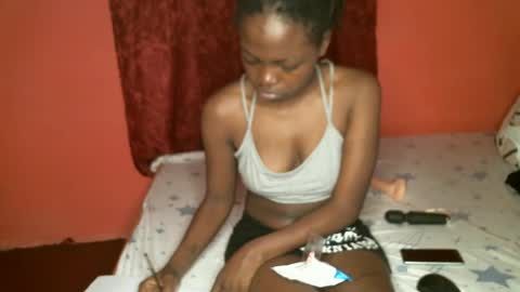 Snapshot of prettybabe02 chatting on 27, 1, 2025 SaraCattra online show from 27, 1, 2025