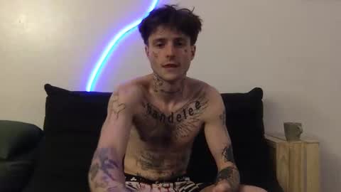 Snapshot of prettyboyszn chatting on 25, 10, 2025 pretty boy online show from 25, 10, 2025