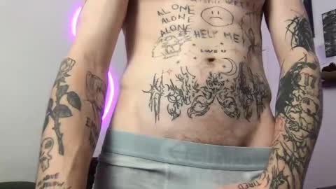 Snapshot of prettyboyszn chatting on 30, 10, 2025 pretty boy online show from 30, 10, 2025