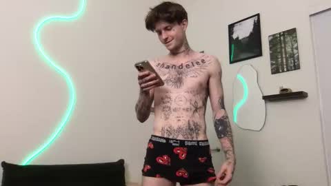 Snapshot of prettyboyszn chatting on 7, 11, 2025 pretty boy online show from 7, 11, 2025