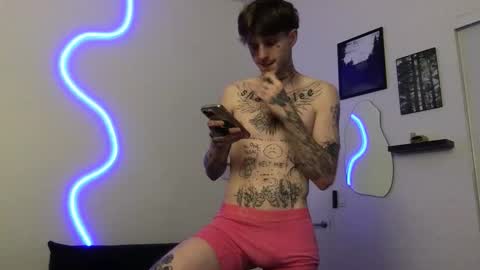 Snapshot of prettyboyszn chatting on 25, 11, 2025 pretty boy online show from 25, 11, 2025