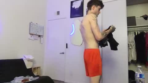 Snapshot of prettyboyszn chatting on 29, 11, 2025 pretty boy online show from 29, 11, 2025