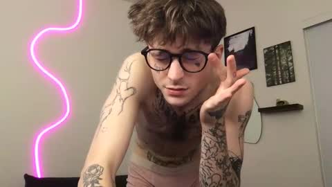 Snapshot of prettyboyszn chatting on 14, 12, 2025 pretty boy online show from 14, 12, 2025