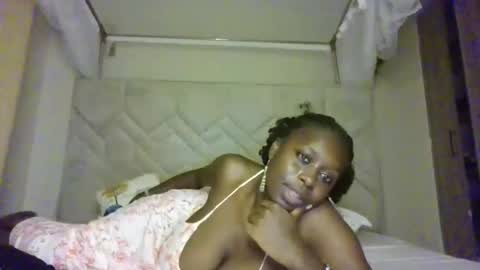 prettydulce online show from 13, 4, 2026