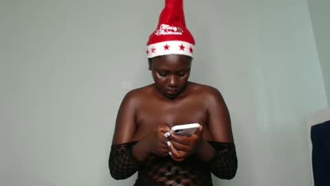 Snapshot of prettyliz1999 chatting on 23, 12, 2024 Lizzy online show from 23, 12, 2024