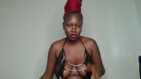 Snapshot of prettyliz1999 chatting on 8, 1, 2025 Lizzy online show from 8, 1, 2025