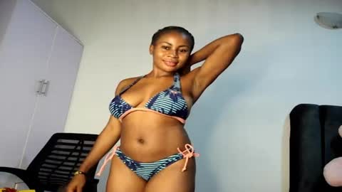 Snapshot of prettylove5 chatting on 18, 6, 2026 evelyn online show from 18, 6, 2026