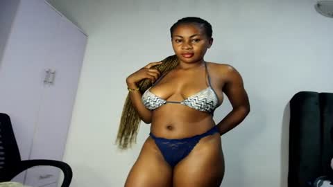 Snapshot of prettylove5 chatting on 19, 6, 2026 evelyn online show from 19, 6, 2026