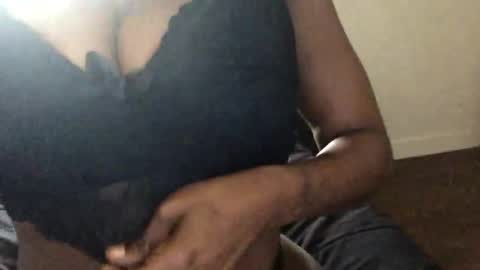 Snapshot of prettypinkpussy615 chatting on 25, 11, 2025 prettypinkpussy615 online show from 25, 11, 2025