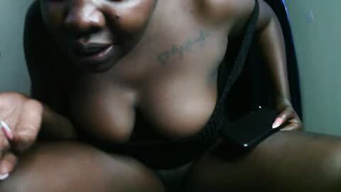 Snapshot of prettyreen chatting on 7, 7, 2026 prettyreen online show from 7, 7, 2026