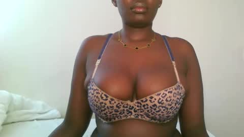 Snapshot of prettyvishy chatting on 18, 2, 2025 prettyvishy online show from 18, 2, 2025