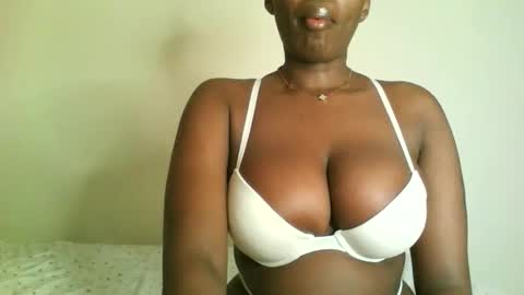 Snapshot of prettyvishy chatting on 16, 9, 2025 prettyvishy online show from 16, 9, 2025