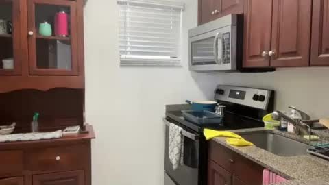 Snapshot of prettyyykittyyy22 chatting on 30, 9, 2025 prettyyykittyyy22 online show from 30, 9, 2025